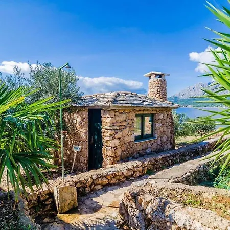 Sea Edge - Three Bedroom With Sea View Villa *