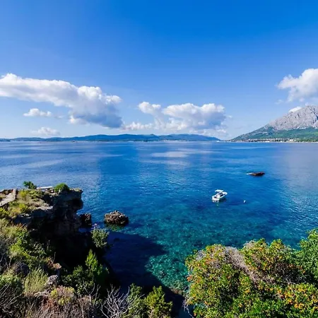 Villa Sea Edge - Three Bedroom With Sea View *
