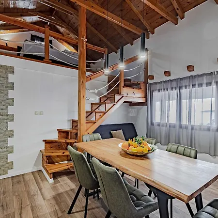 Sea Edge - Three Bedroom With Sea View Villa Orebić