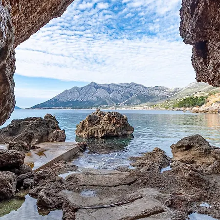 Sea Edge - Three Bedroom With Sea View Villa *