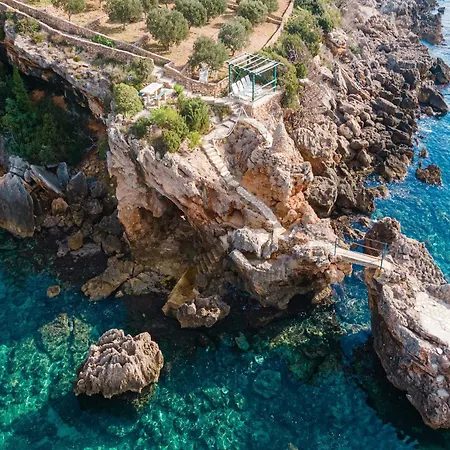 Villa Sea Edge - Three Bedroom With Sea View *